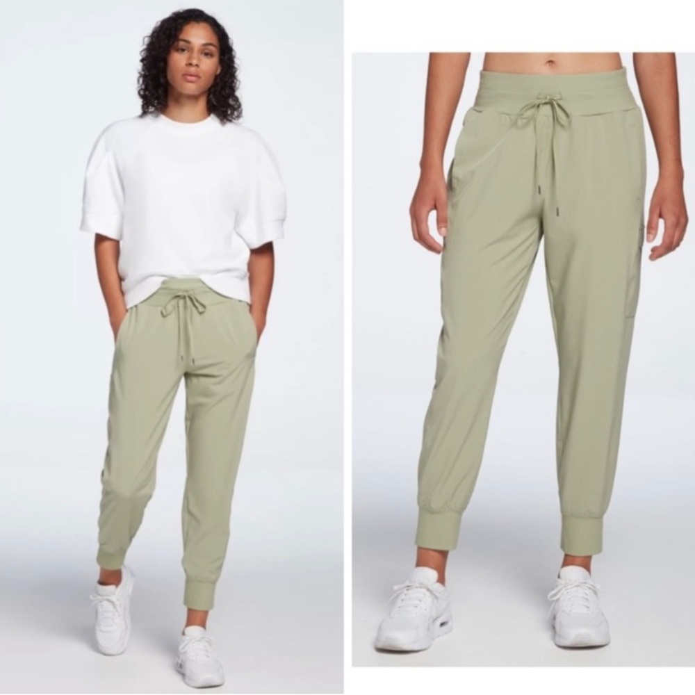 NWT CALIA Women's Truelight Cargo Pocket
Jogger